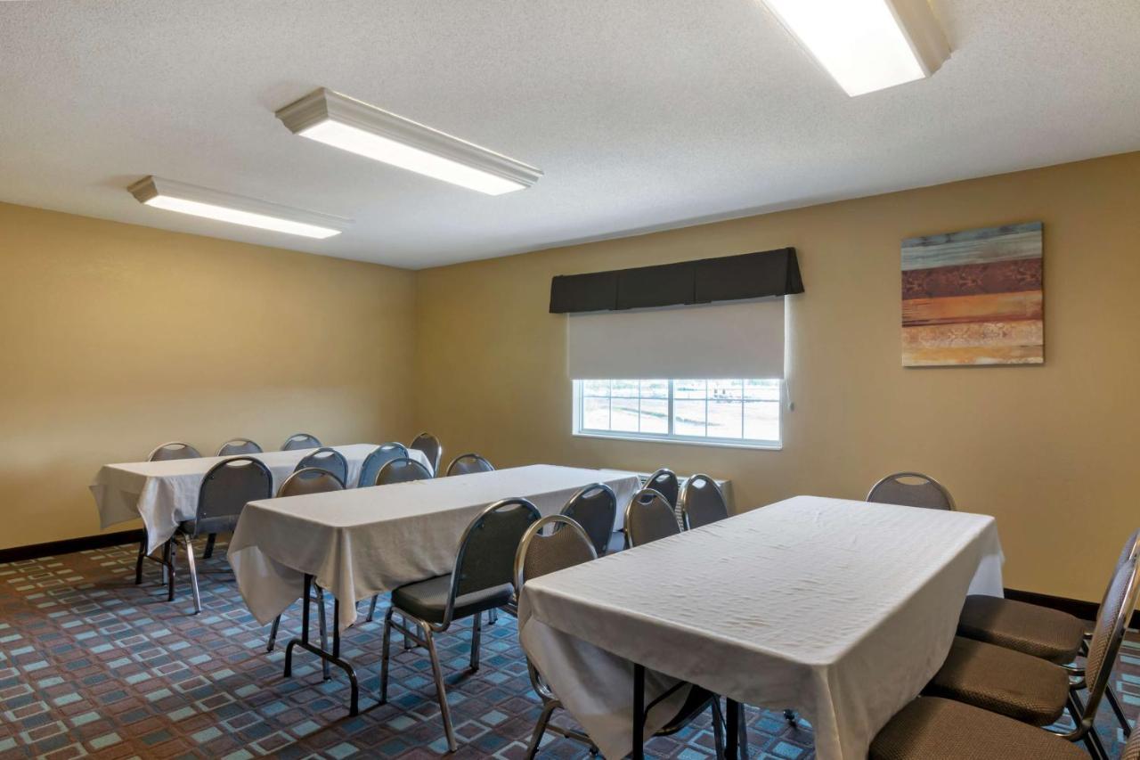 Best Western Governors Inn And Suites Wichita Bagian luar foto