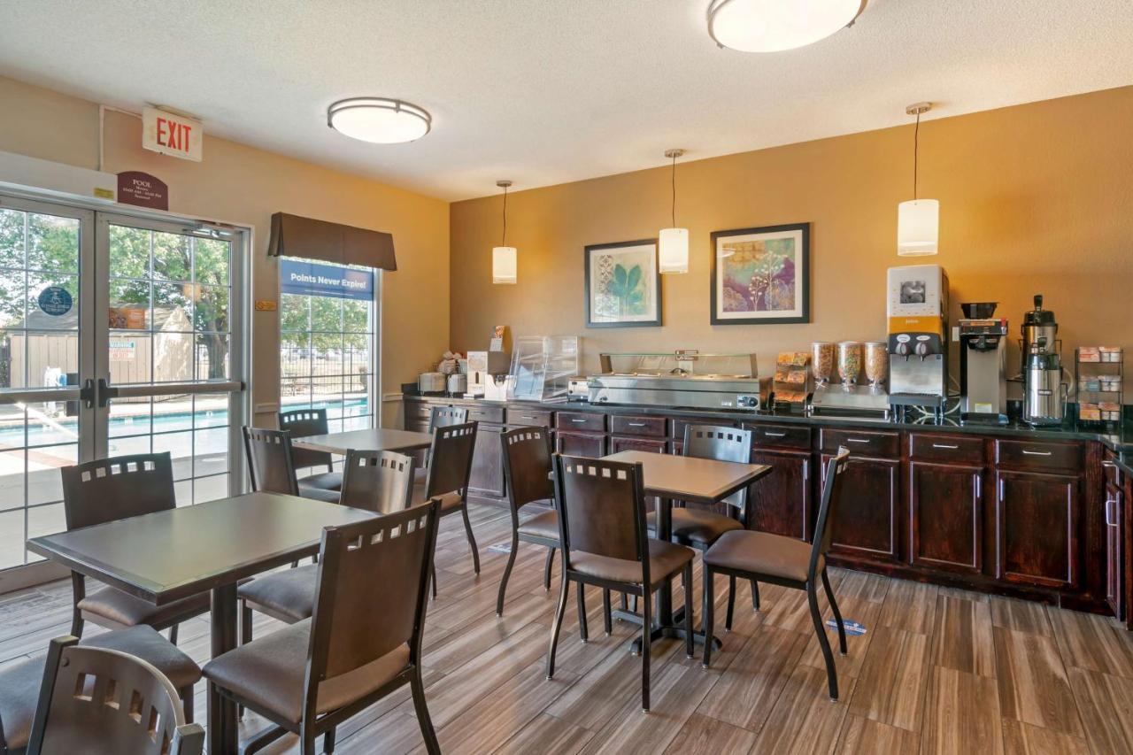 Best Western Governors Inn And Suites Wichita Bagian luar foto