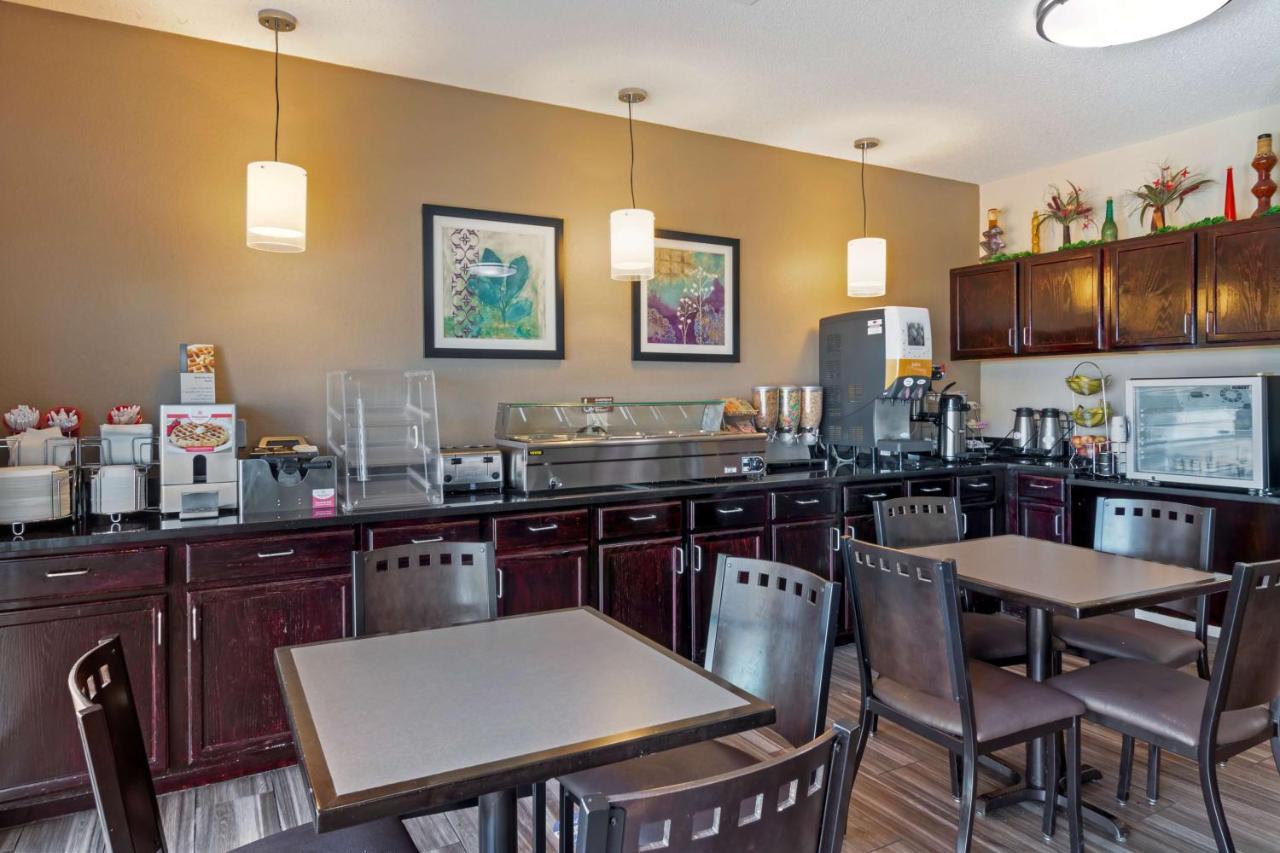 Best Western Governors Inn And Suites Wichita Bagian luar foto