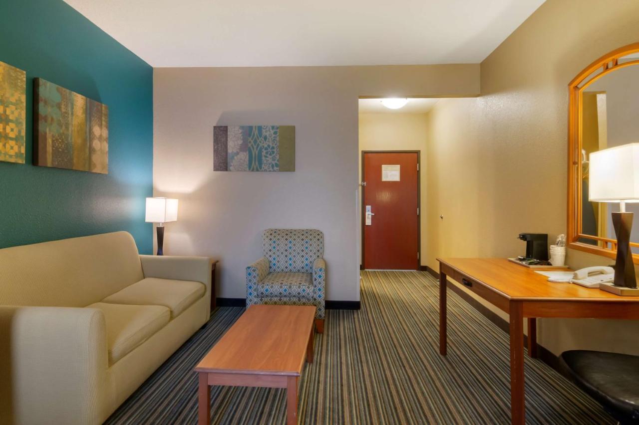 Best Western Governors Inn And Suites Wichita Bagian luar foto