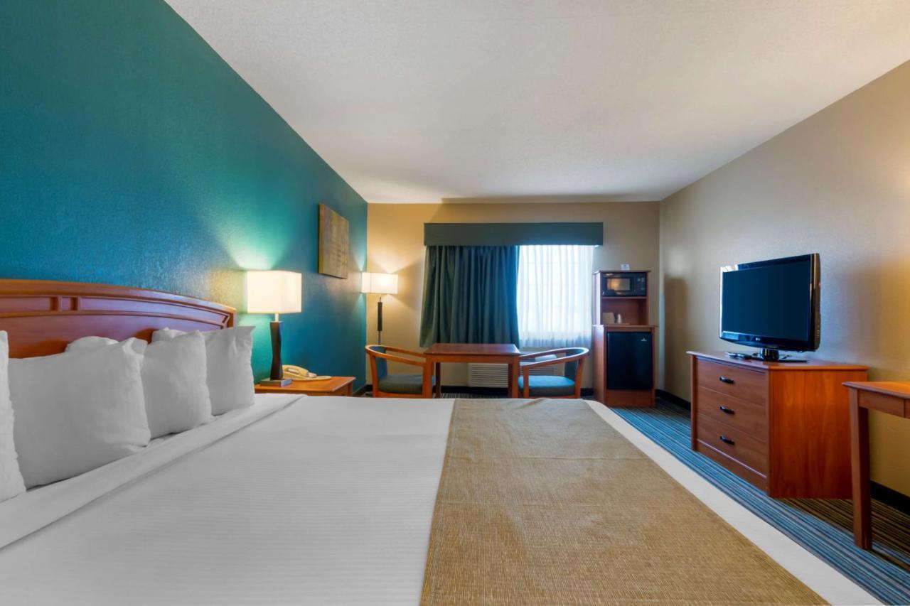 Best Western Governors Inn And Suites Wichita Bagian luar foto