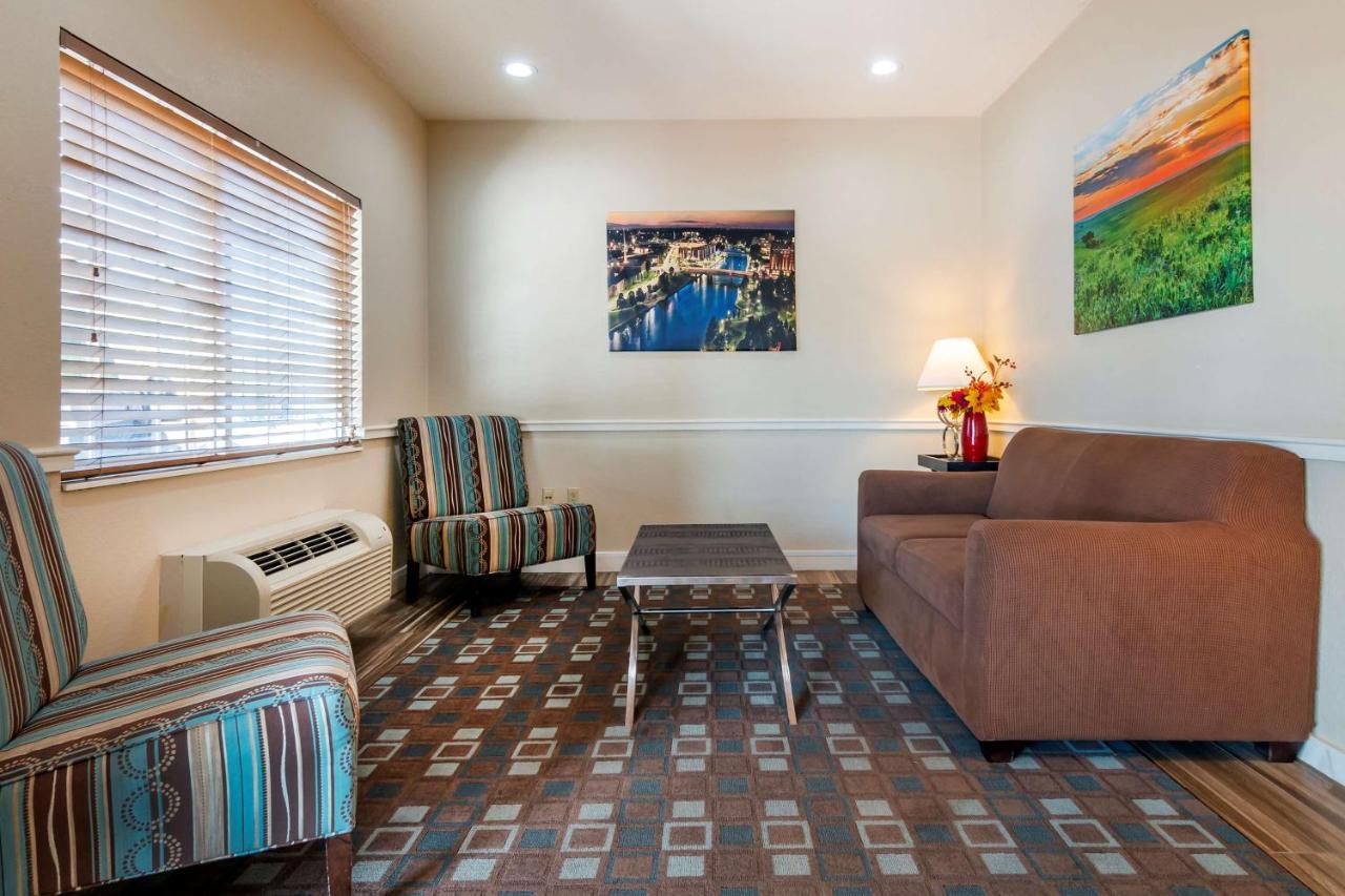 Best Western Governors Inn And Suites Wichita Bagian luar foto